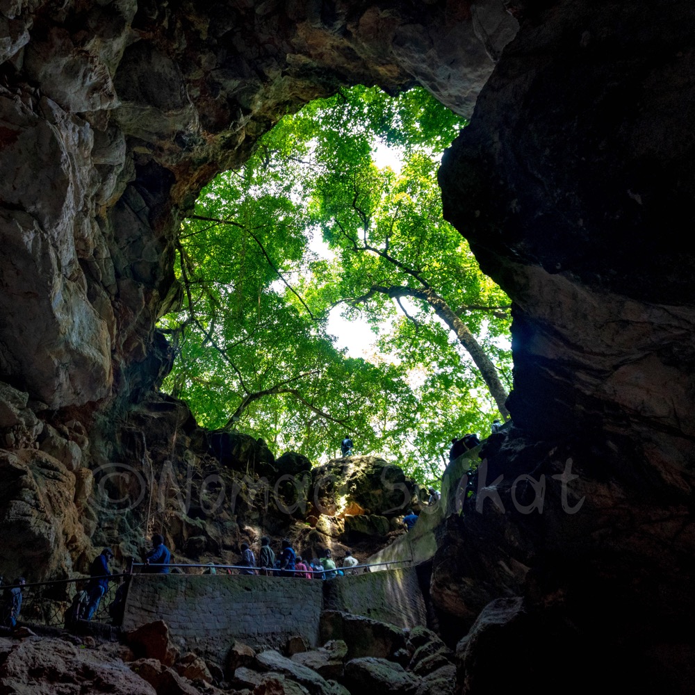 borra caves