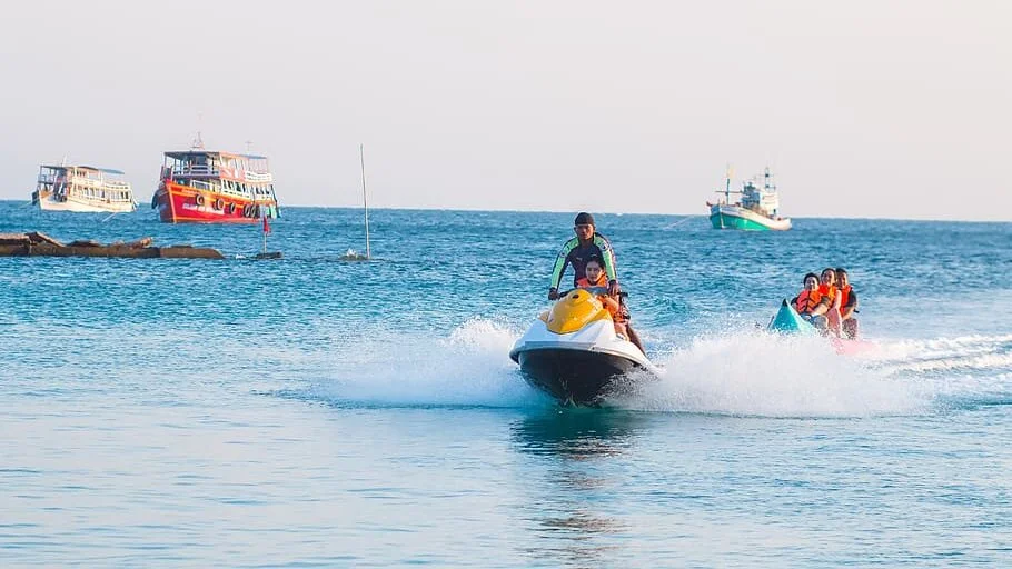 Speed Boating in Goa