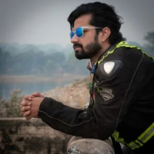 Nomad_Saikat_motorist