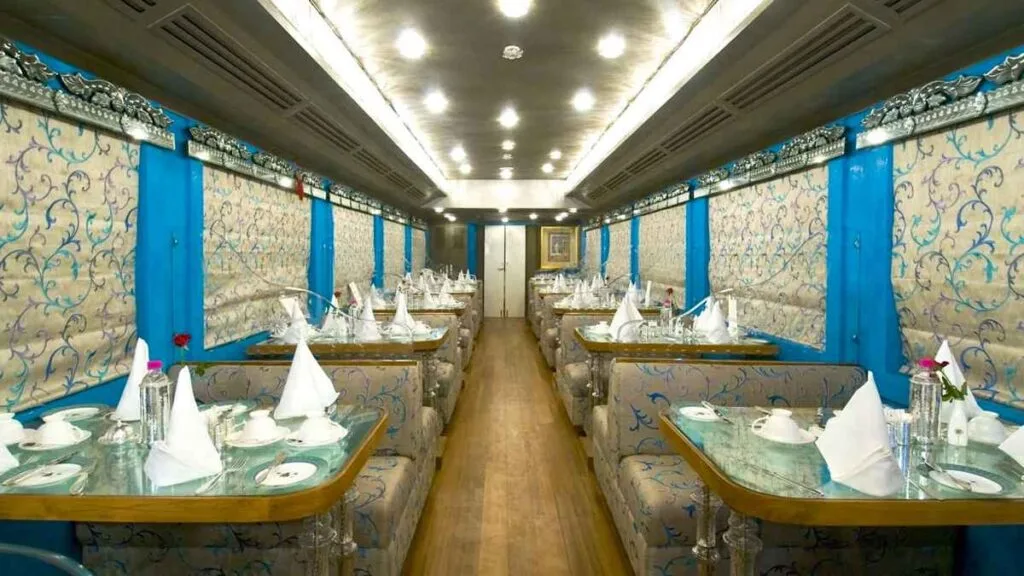 Palace_on_Wheels_Luxury_Trains_in_India